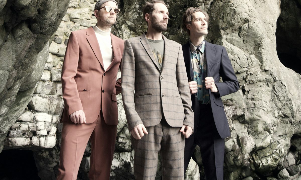 Image de la source — Stornoway: Live + Signing