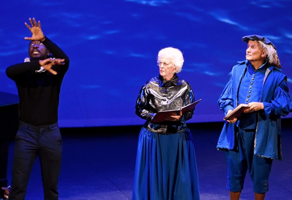 Imagem da fonte — Acontece Camões