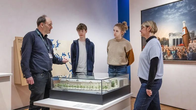 来源图片 — “Collecting for Germany”? The Museum Under Four Forms of Government