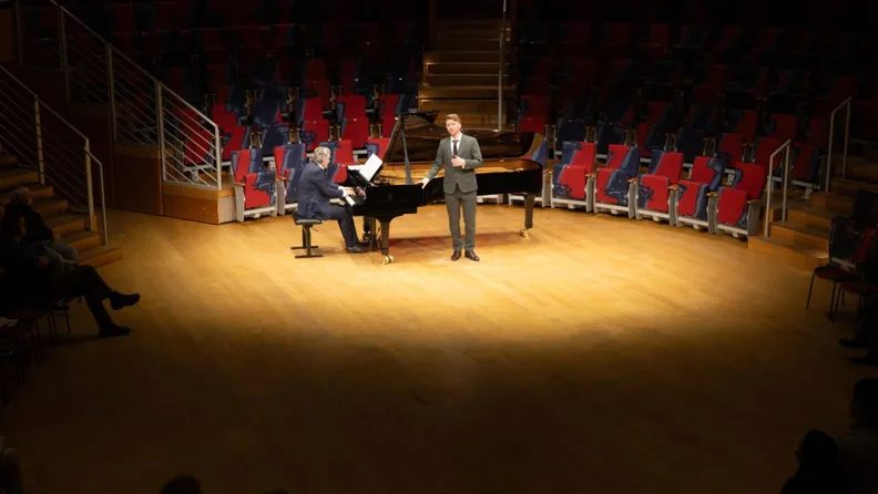 Image de la source — YOUNG SINGERS II