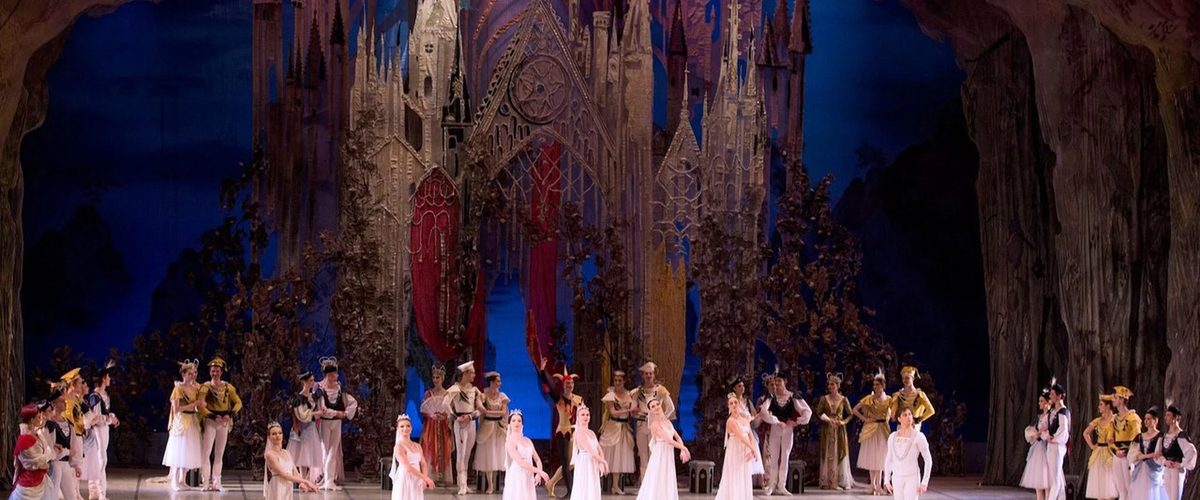 Immagine della fonte — Swan Lake - Imperial Ballet & Live Orchestra - Music: Pyotr I. Tchaikovsky