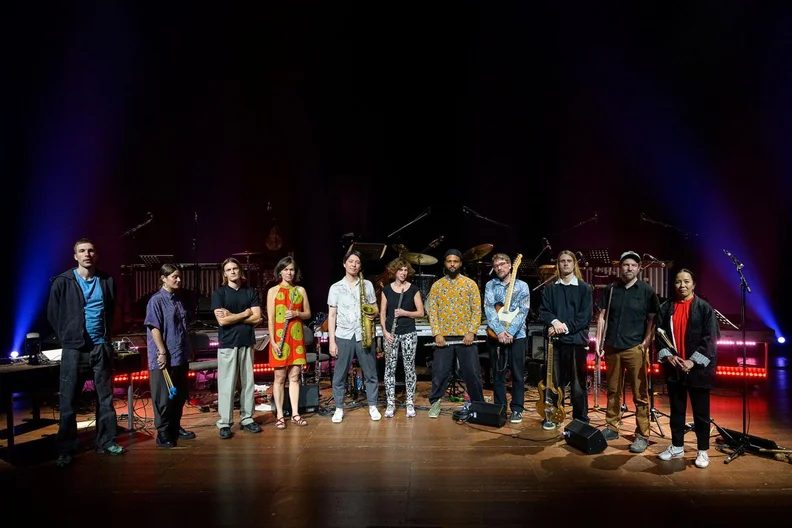 Imagem da fonte — Andromeda Mega Express Orchestra X Hermeto’s Mothership