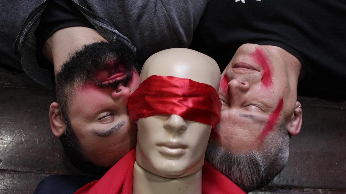 Immagine della fonte — Precisamos enterrar esse homem