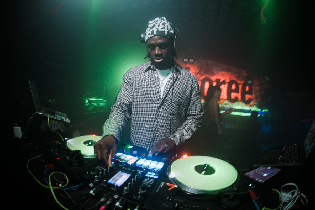Imagem da fonte — Tuesday Night: DJ Muuz