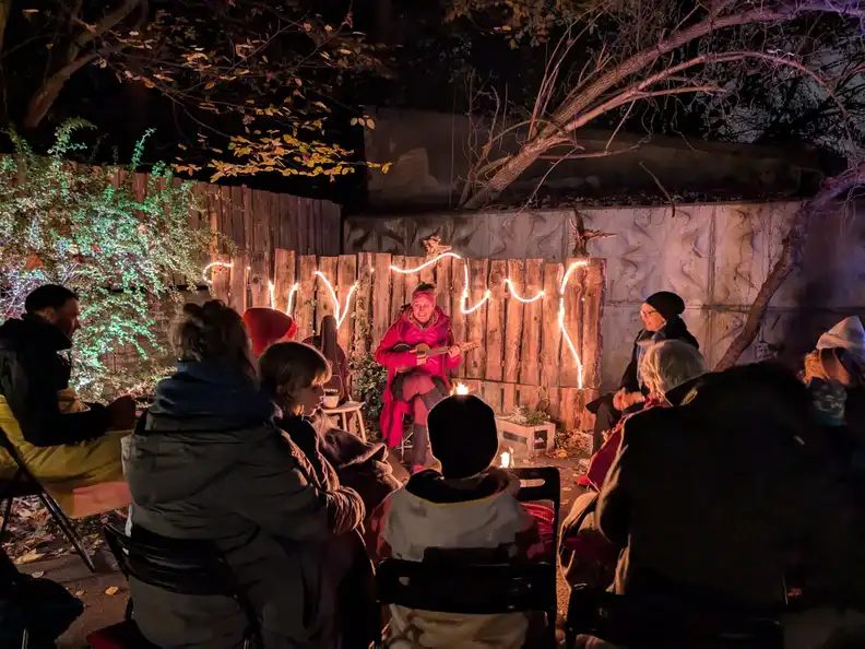 来源图片 — Fairy-tale evening for adults