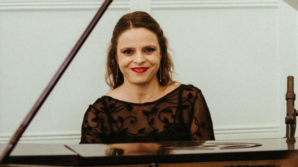 Bild der Quelle — Luciana Alvarenga Regional canta Choro
